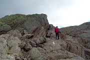 100 Si cammina bene sulle rocce del Verrucano Lombardo !